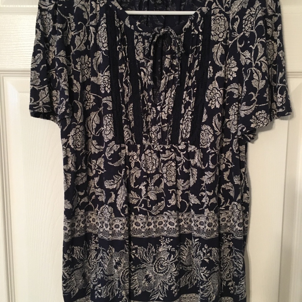 Lucky Brand top